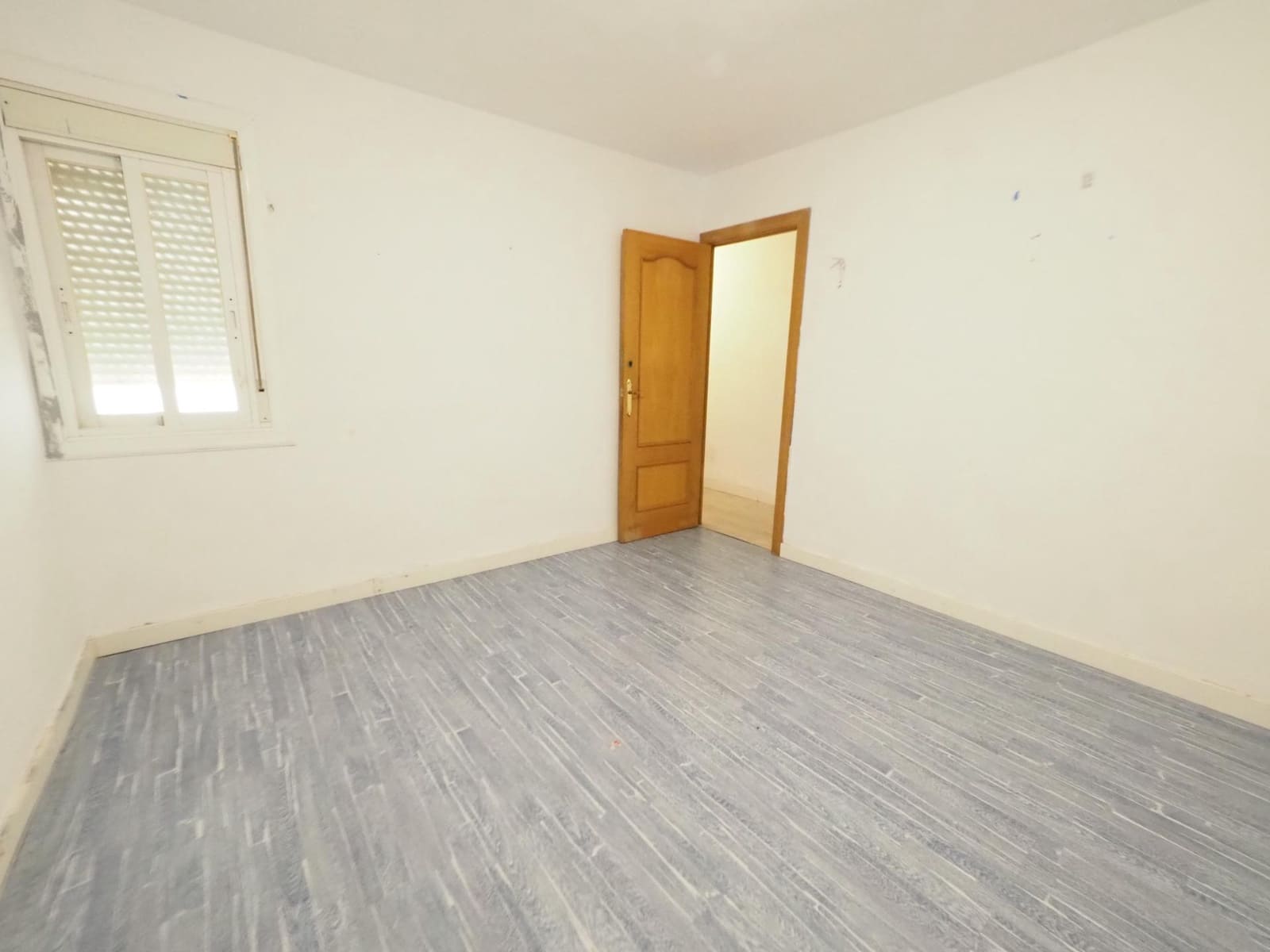 Ático de 3 habitaciones en Terrassa en venta - 85.000 € (Ref: 9908399)