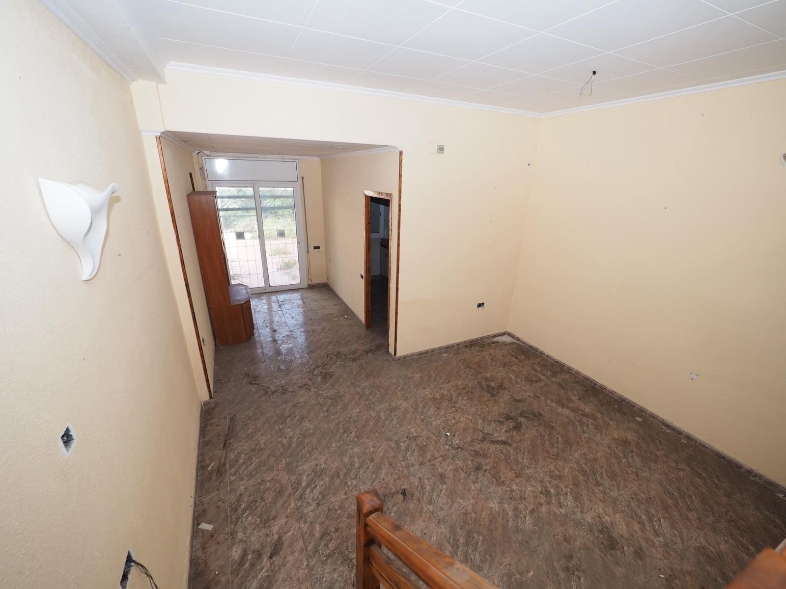 Casa de 5 habitaciones en Terrassa en venta con garaje - 450.000 € (Ref: 9908406)