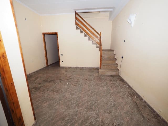 Casa de 5 habitaciones en Terrassa en venta con garaje - 450.000 € (Ref: 9908406)