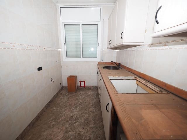 Casa de 5 habitaciones en Terrassa en venta con garaje - 450.000 € (Ref: 9908406)