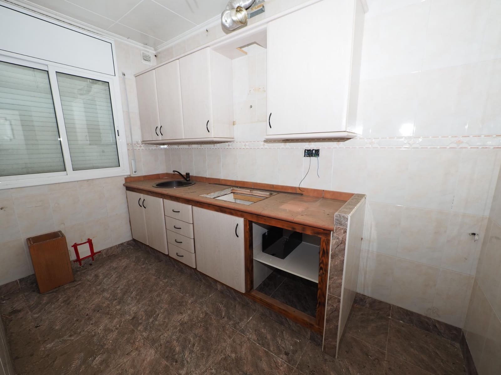 Casa de 5 habitaciones en Terrassa en venta con garaje - 450.000 € (Ref: 9908406)