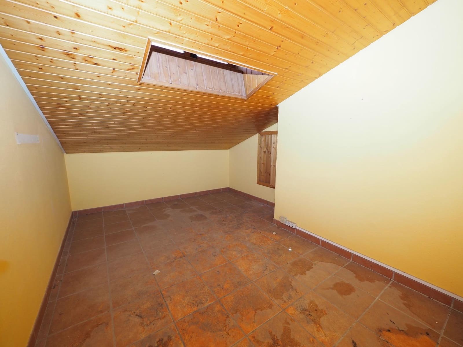 Casa de 5 habitaciones en Terrassa en venta con garaje - 450.000 € (Ref: 9908406)