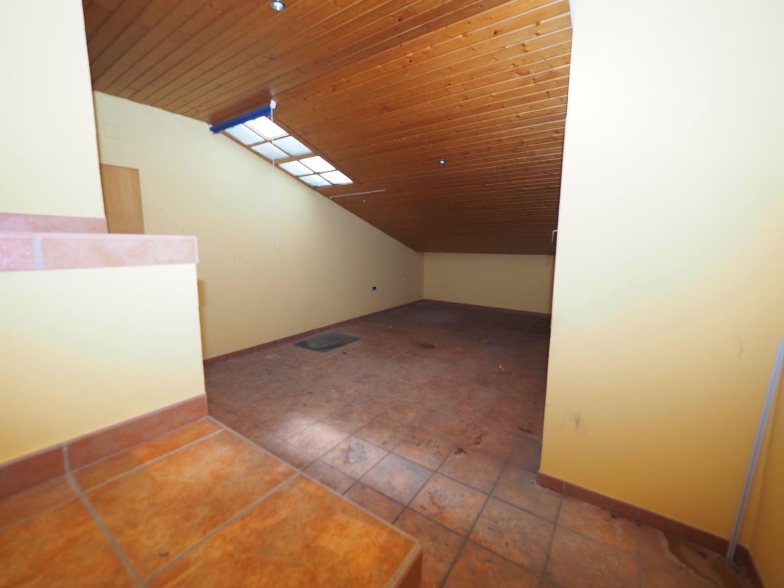 Casa de 5 habitaciones en Terrassa en venta con garaje - 450.000 € (Ref: 9908406)