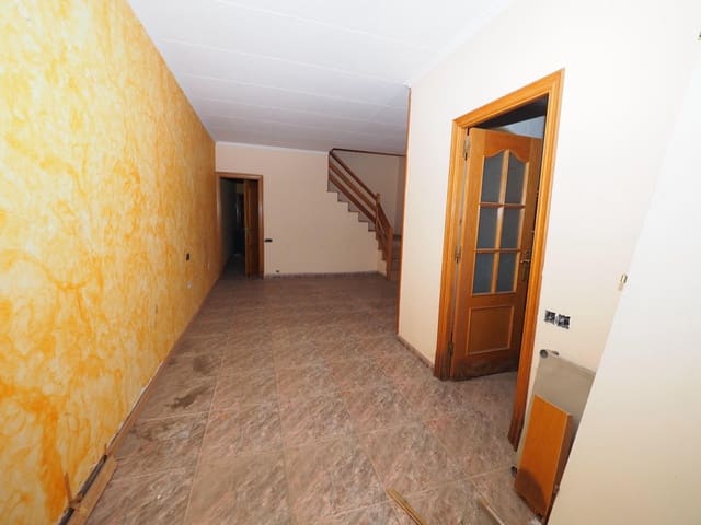 Casa de 5 habitaciones en Terrassa en venta con garaje - 450.000 € (Ref: 9908406)