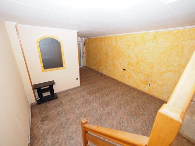 Casa de 5 habitaciones en Terrassa en venta con garaje - 450.000 € (Ref: 9908406)