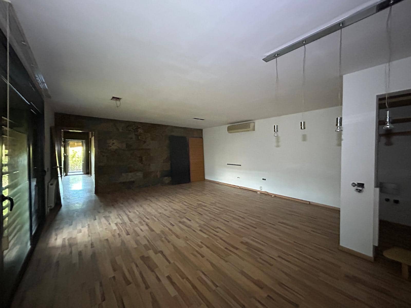 5 chambre Villa/Maison à vendre à Navarcles avec piscine garage - 249 000 € (Ref: 9908408)