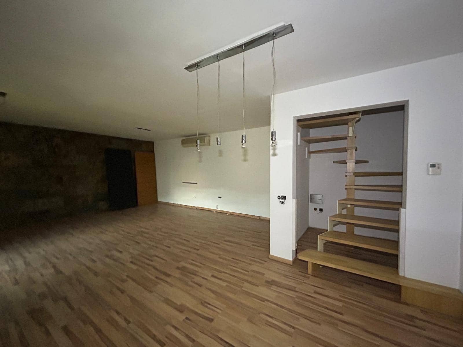 5 chambre Villa/Maison à vendre à Navarcles avec piscine garage - 249 000 € (Ref: 9908408)
