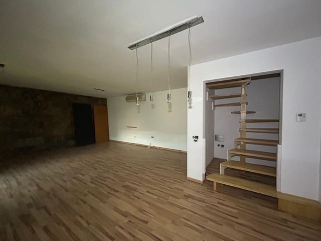 5 chambre Villa/Maison à vendre à Navarcles avec piscine garage - 249 000 € (Ref: 9908408)