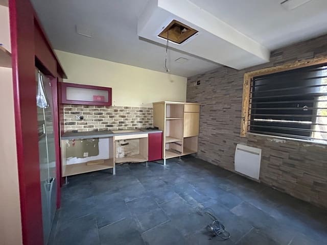 5 chambre Villa/Maison à vendre à Navarcles avec piscine garage - 249 000 € (Ref: 9908408)