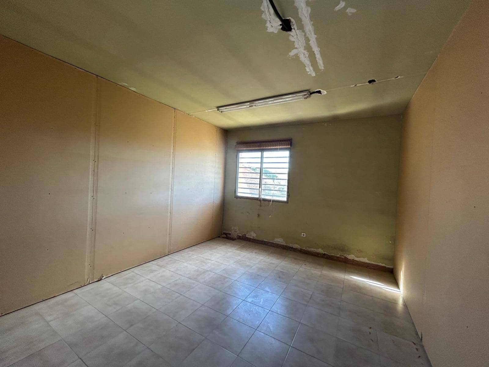 5 chambre Villa/Maison à vendre à Navarcles avec piscine garage - 249 000 € (Ref: 9908408)