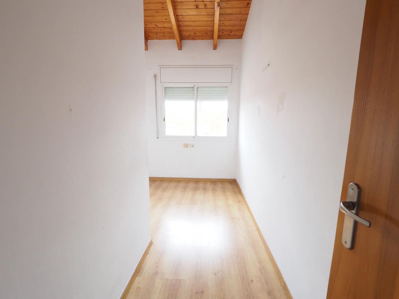 4 bedroom Terraced Villa for sale in Terrassa with garage - € 390,000 (Ref: 9908409)
