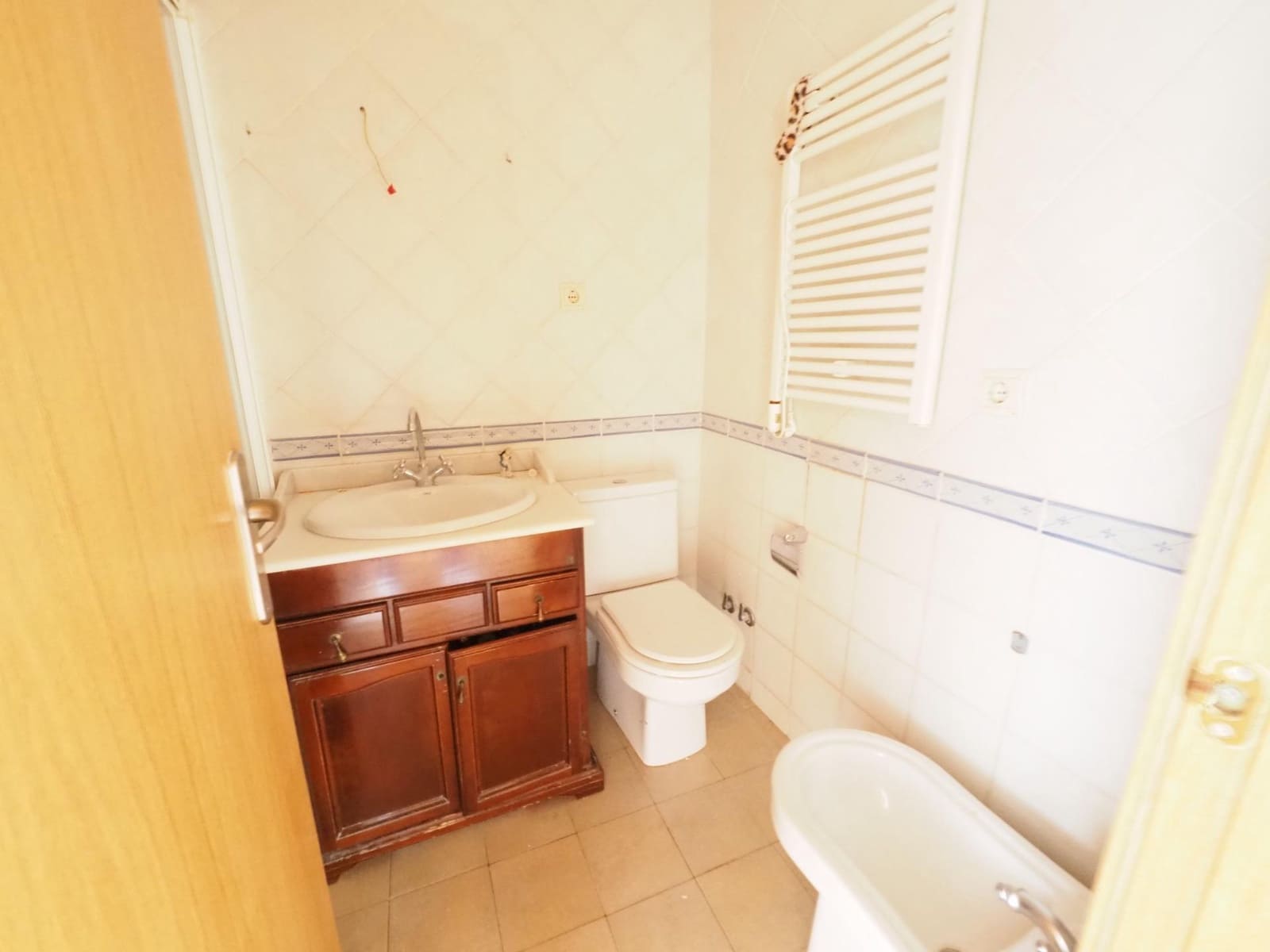 4 bedroom Terraced Villa for sale in Terrassa with garage - € 390,000 (Ref: 9908409)
