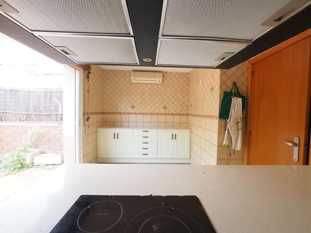 4 camera da letto Villetta a Schiera in vendita in Terrassa con garage - 390.000 € (Rif: 9908409)