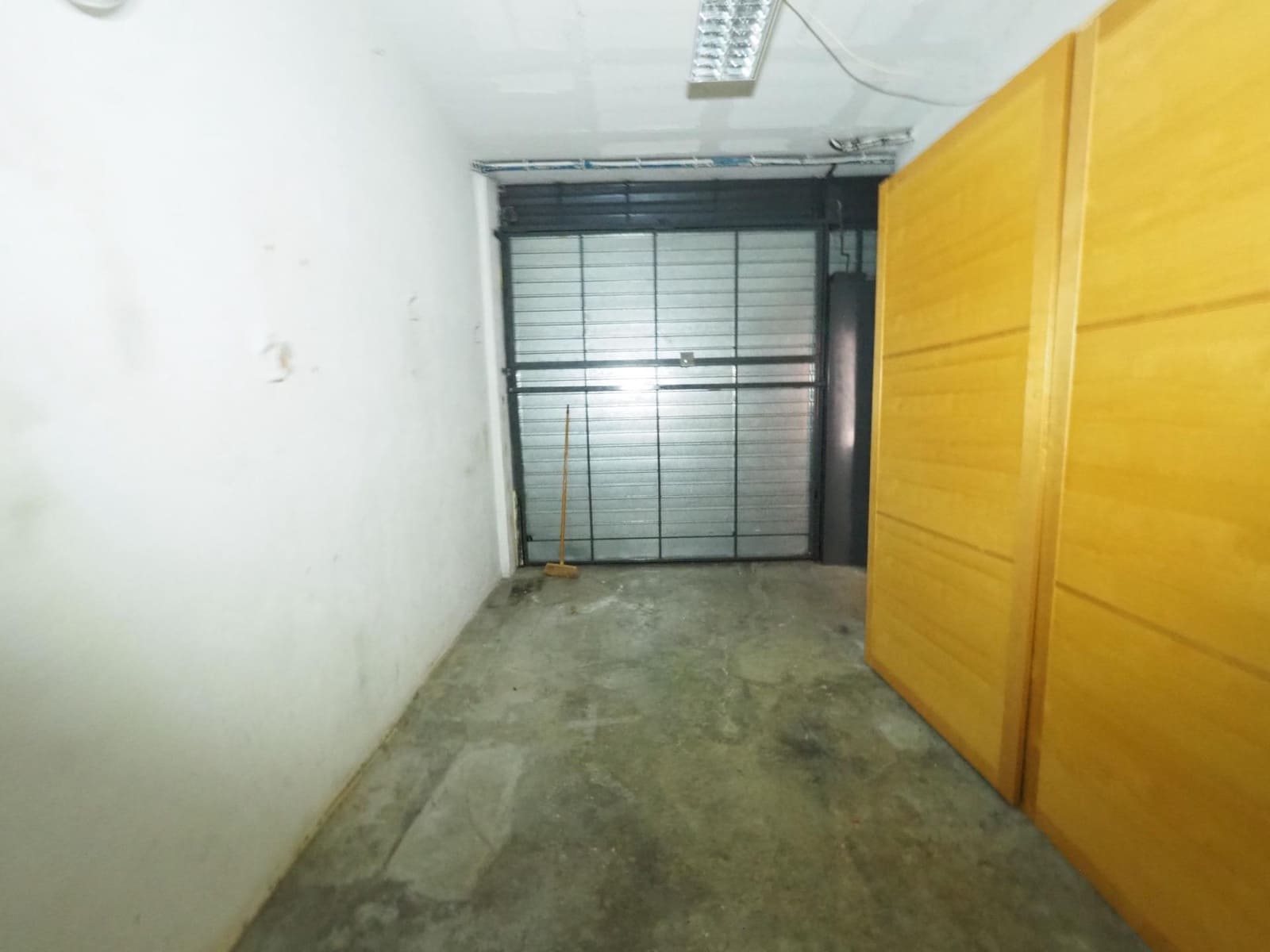 4 bedroom Terraced Villa for sale in Terrassa with garage - € 390,000 (Ref: 9908409)