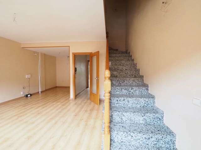 4 camera da letto Villetta a Schiera in vendita in Terrassa con garage - 390.000 € (Rif: 9908409)