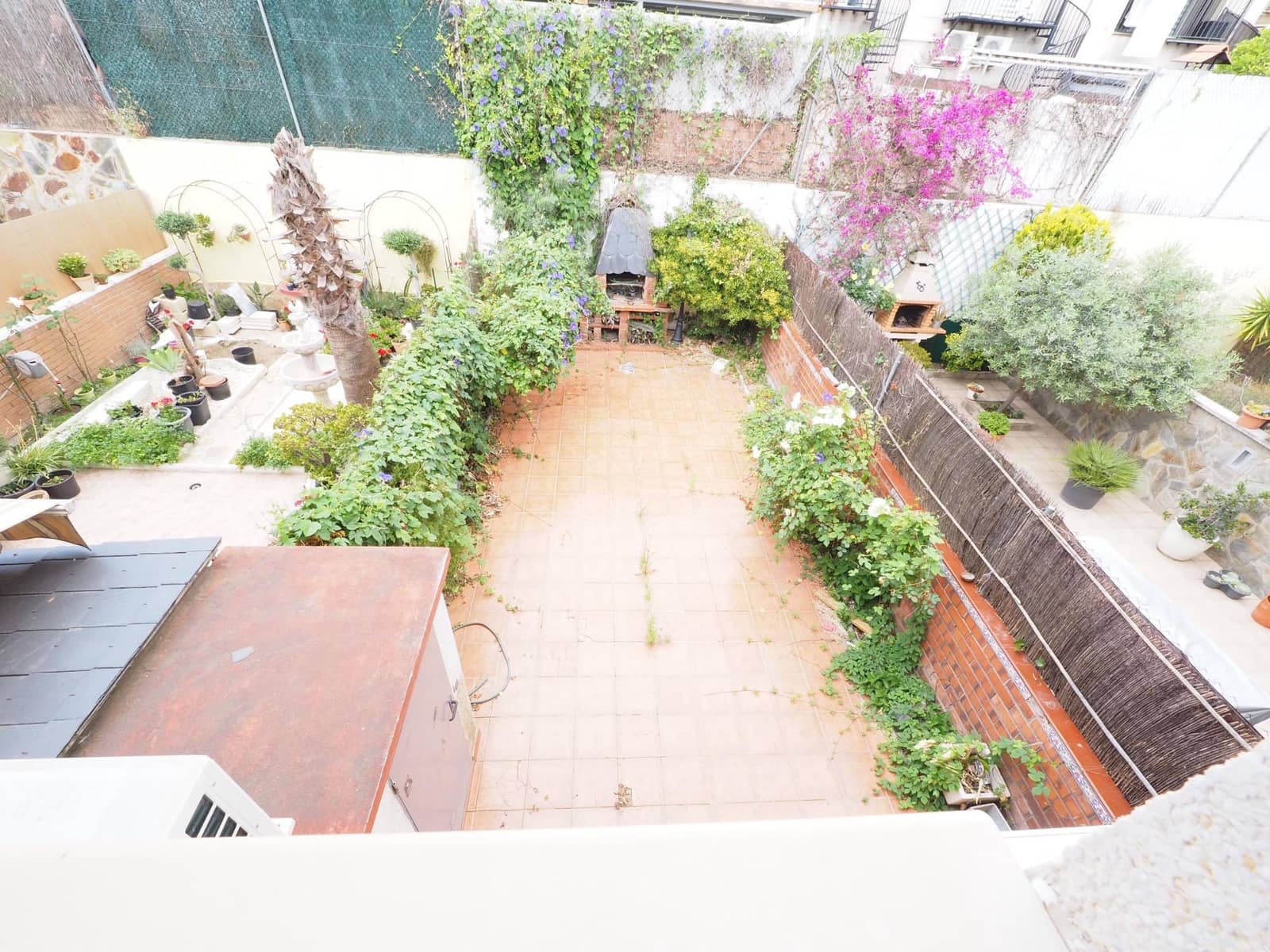 4 bedroom Terraced Villa for sale in Terrassa with garage - € 390,000 (Ref: 9908409)