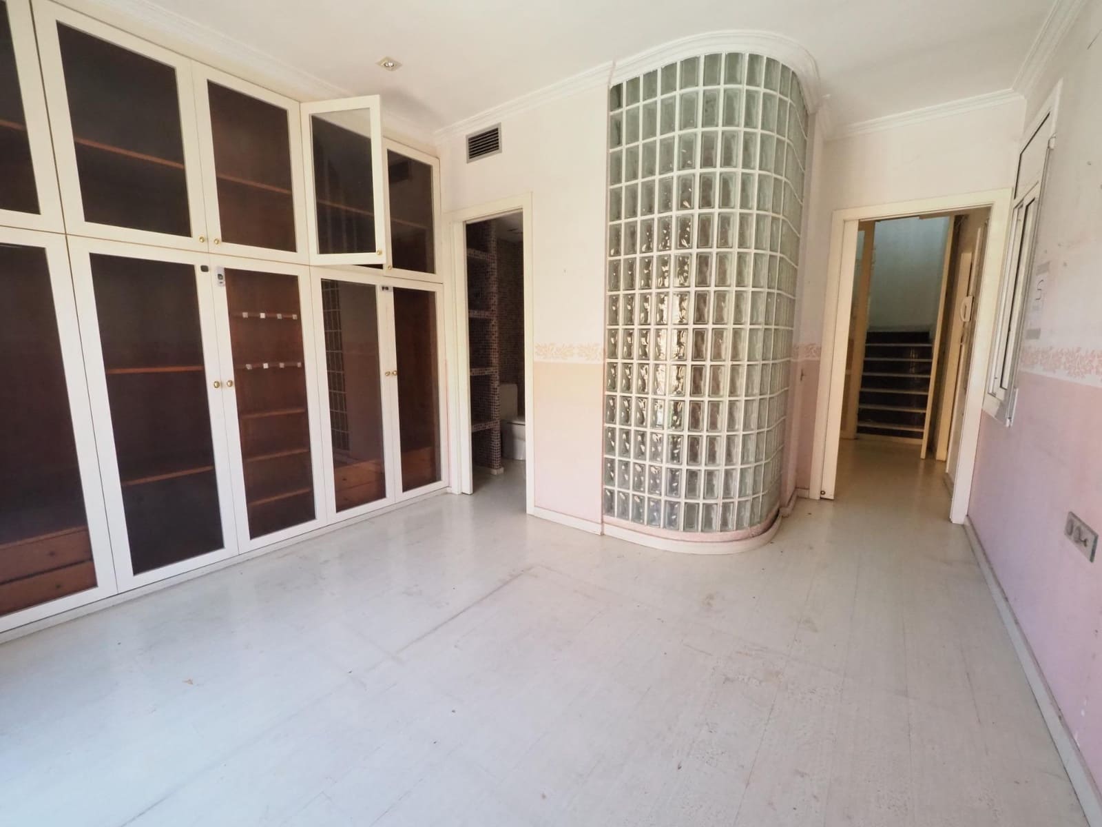 3 bedroom Terraced Villa for sale in El Prat de Llobregat with garage - € 495,000 (Ref: 9908410)