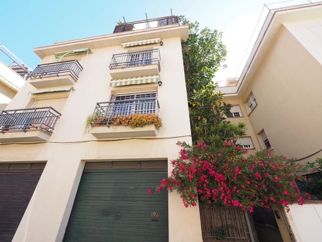 3 chambre Villa/Maison Mitoyenne à vendre à El Prat de Llobregat avec garage - 495 000 € (Ref: 9908410)