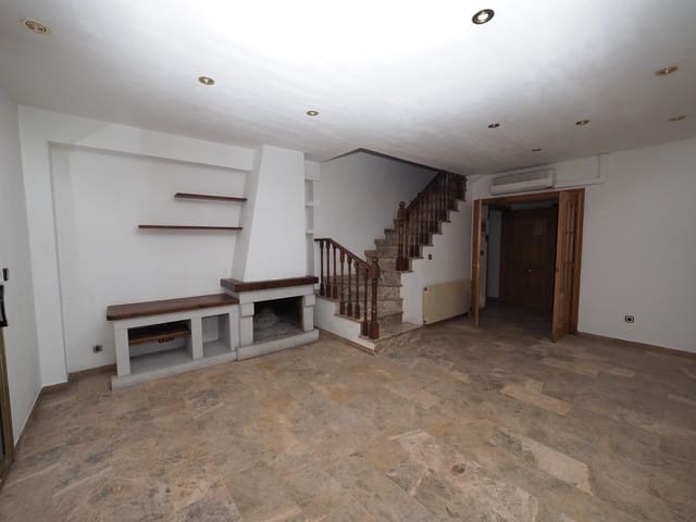 3 slaapkamer Rijtjeshuis te koop in Rubí met garage - € 375.000 (Ref: 9908411)