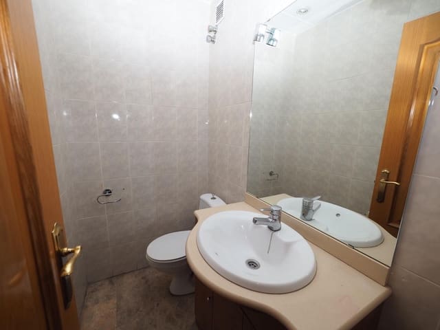 3 slaapkamer Rijtjeshuis te koop in Rubí met garage - € 375.000 (Ref: 9908411)