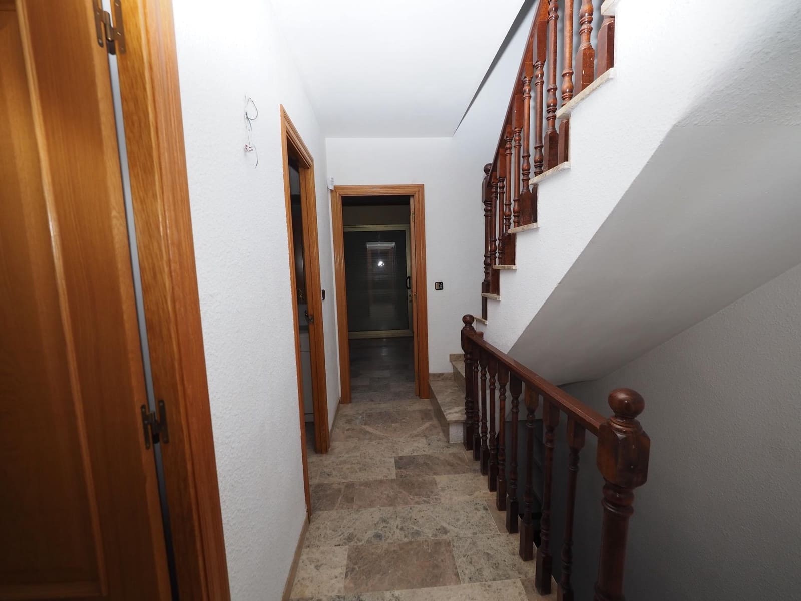 3 slaapkamer Rijtjeshuis te koop in Rubi met garage - € 375.000 (Ref: 9908411)