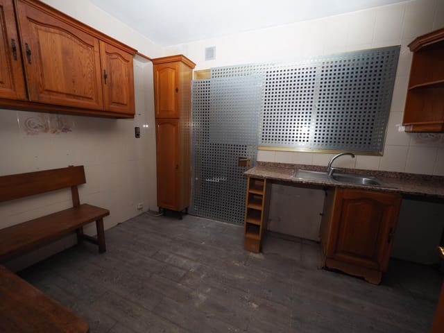 3 slaapkamer Rijtjeshuis te koop in Rubí met garage - € 375.000 (Ref: 9908411)