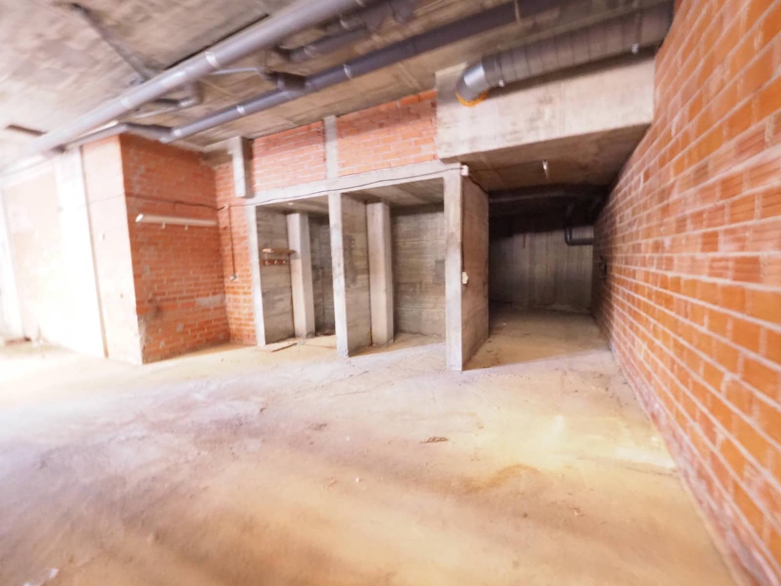 Comercial para venda em Terrassa - 46 200 € (Ref: 9908414)