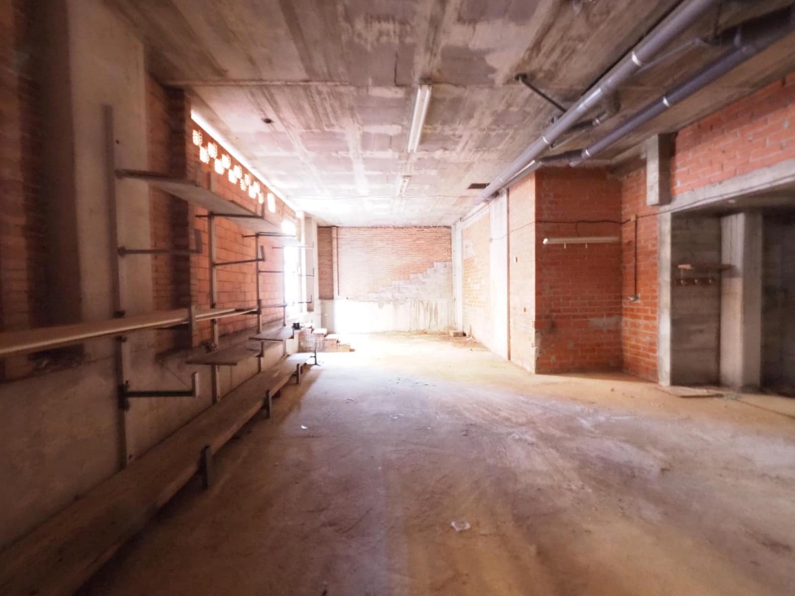 Comercial para venda em Terrassa - 46 200 € (Ref: 9908414)