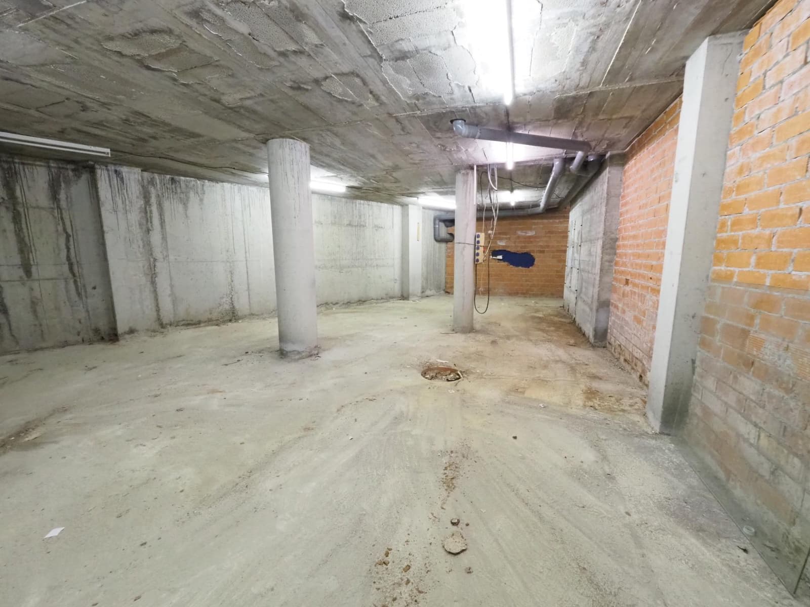 Comercial para venda em Terrassa - 46 200 € (Ref: 9908414)
