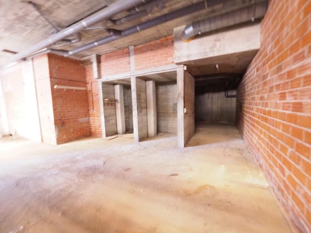 Comercial para venda em Terrassa - 46 200 € (Ref: 9908414)