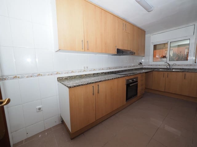 3 slaapkamer Flat te koop in Sant Pere de Ribes - € 118.800 (Ref: 9908416)