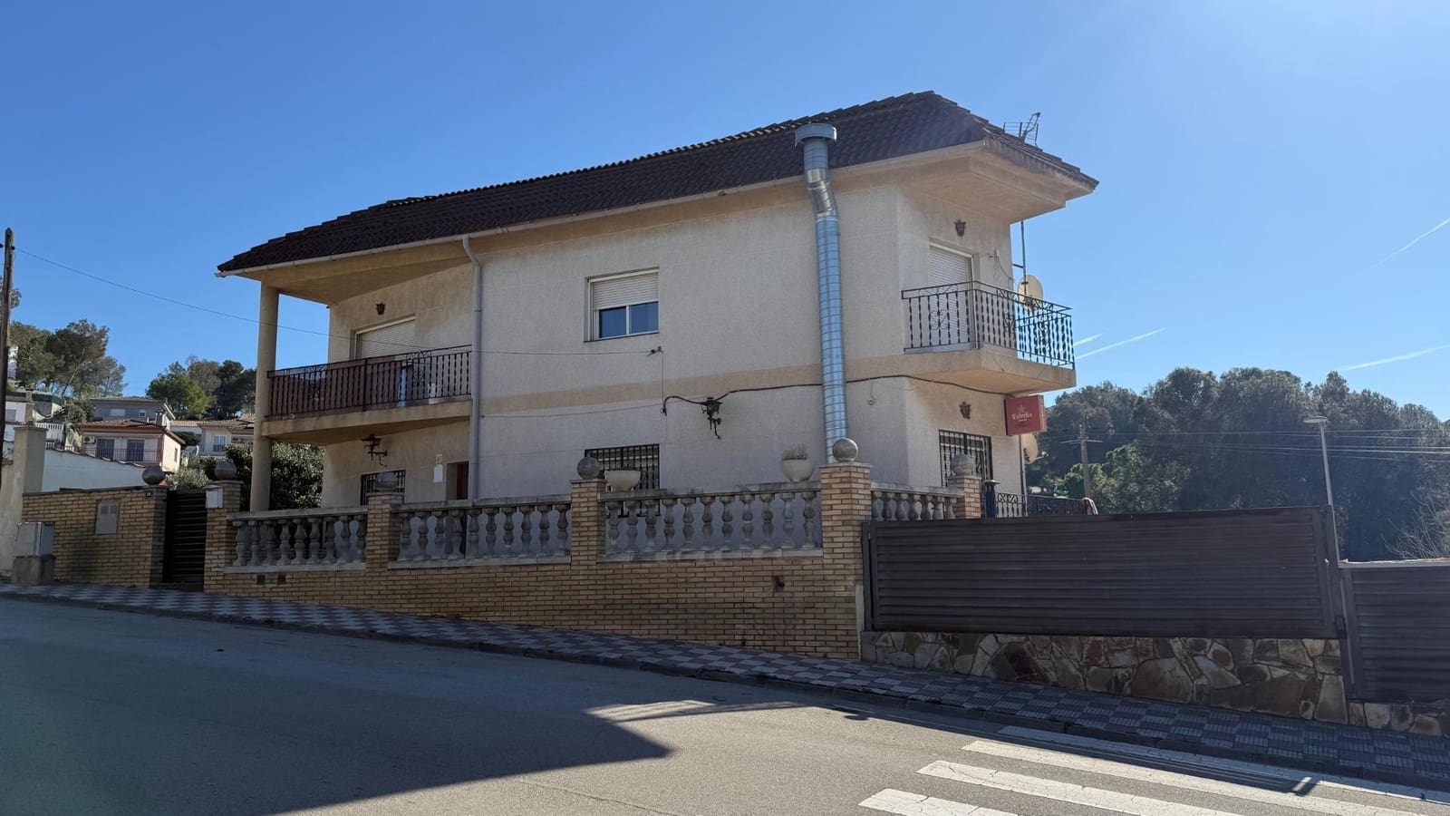 4 Zimmer Villa zu verkaufen in Abrera - 190.000 € (Ref: 9908420)