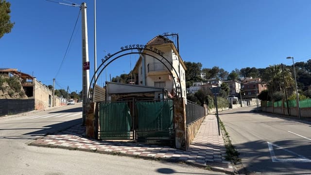 4 soverom Villa til salgs i Abrera - € 190 000 (Ref: 9908420)