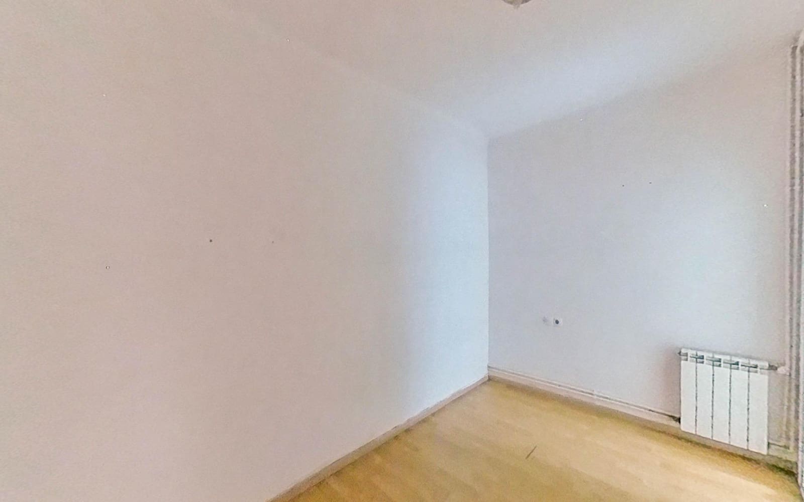 Piso de 3 habitaciones en Barcelona ciudad en venta - 130.500 € (Ref: 9908424)