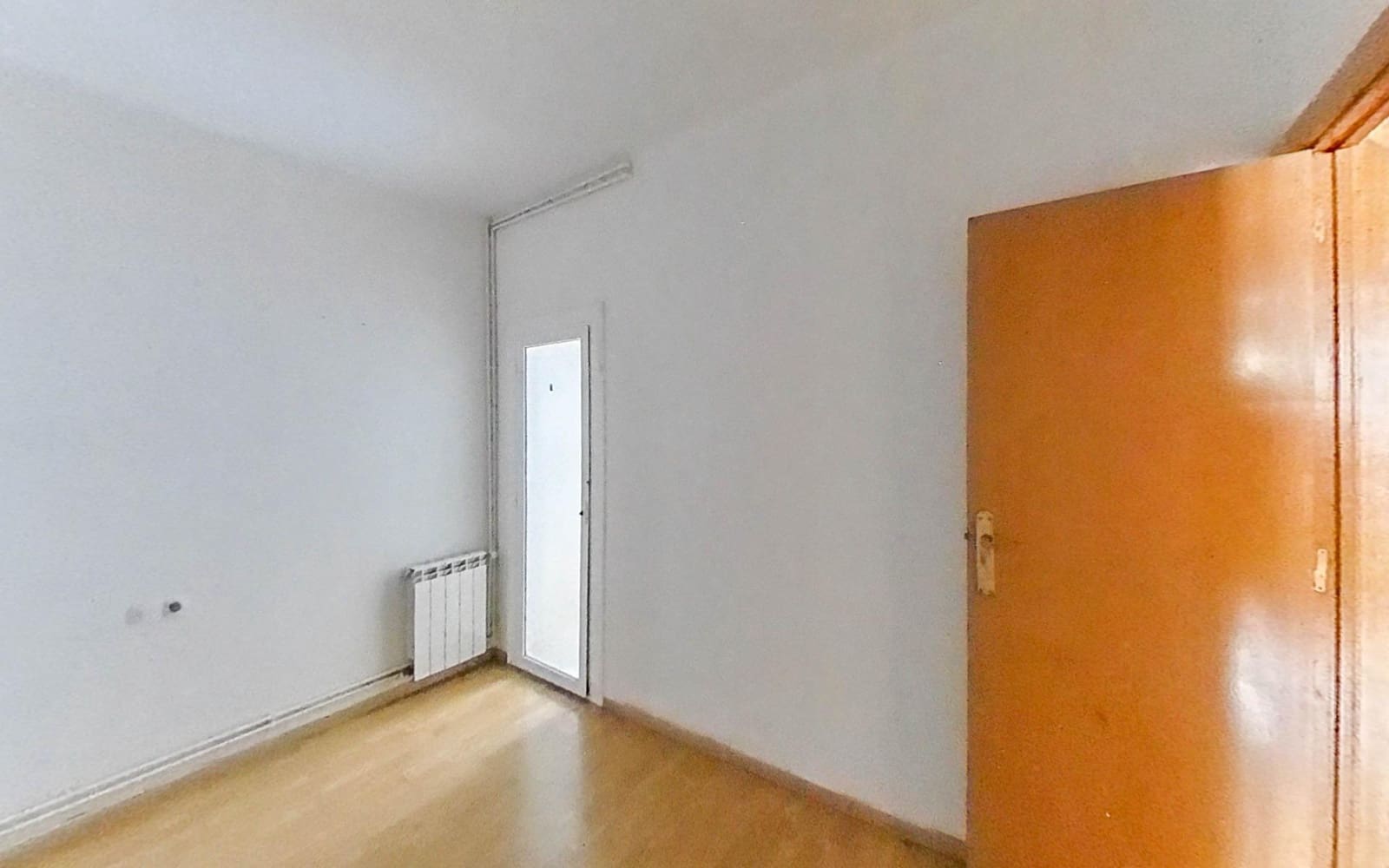 Piso de 3 habitaciones en Barcelona ciudad en venta - 130.500 € (Ref: 9908424)