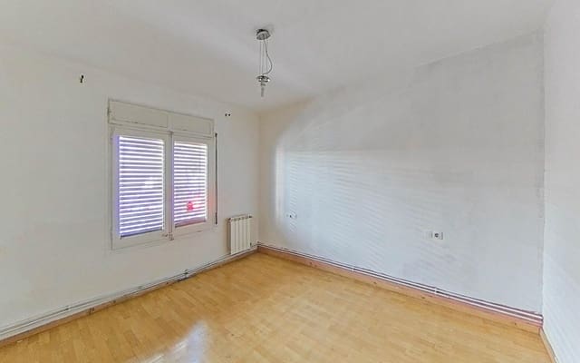 Piso de 3 habitaciones en Barcelona ciudad en venta - 130.500 € (Ref: 9908424)