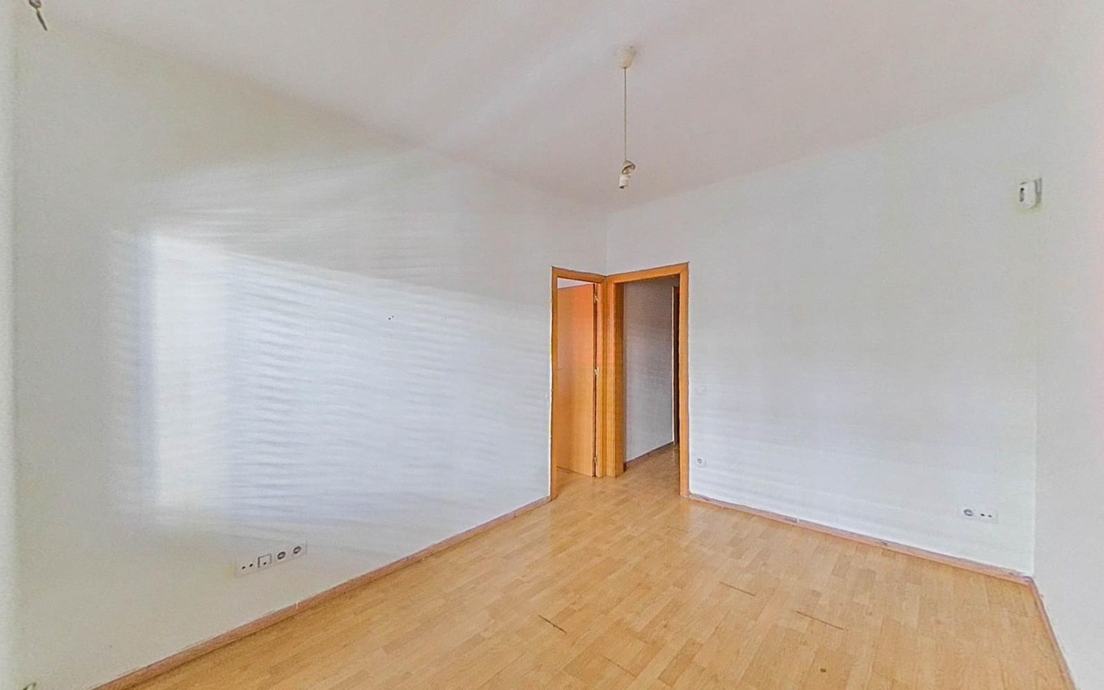 Piso de 3 habitaciones en Barcelona ciudad en venta - 130.500 € (Ref: 9908424)