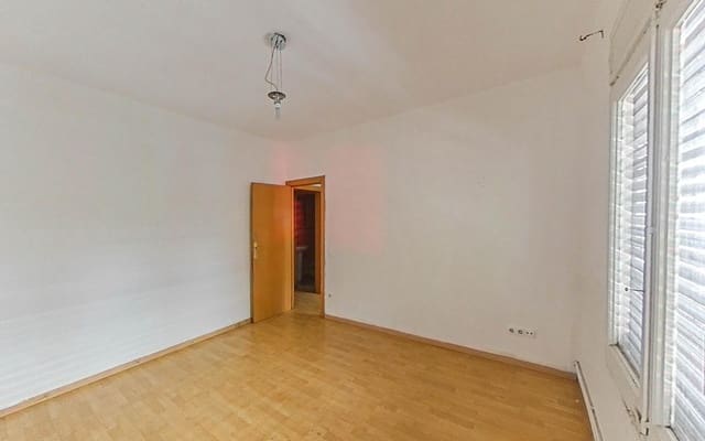 Piso de 3 habitaciones en Barcelona ciudad en venta - 130.500 € (Ref: 9908424)