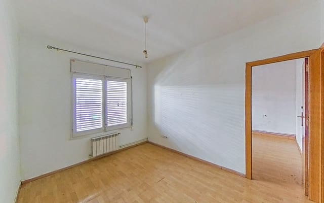 Piso de 3 habitaciones en Barcelona ciudad en venta - 130.500 € (Ref: 9908424)