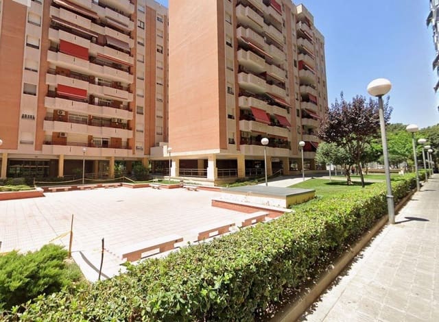 Commercial for sale in L'Hospitalet de Llobregat - € 125,000 (Ref: 9908426)