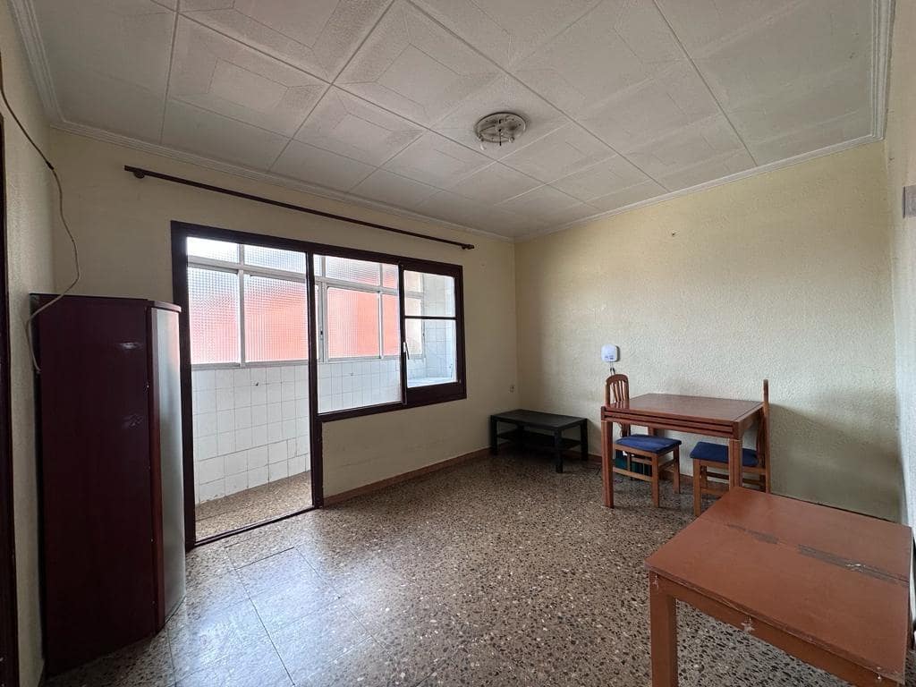 3 soverom Leilighet til salgs i L'Hospitalet de Llobregat - € 125 000 (Ref: 9908427)
