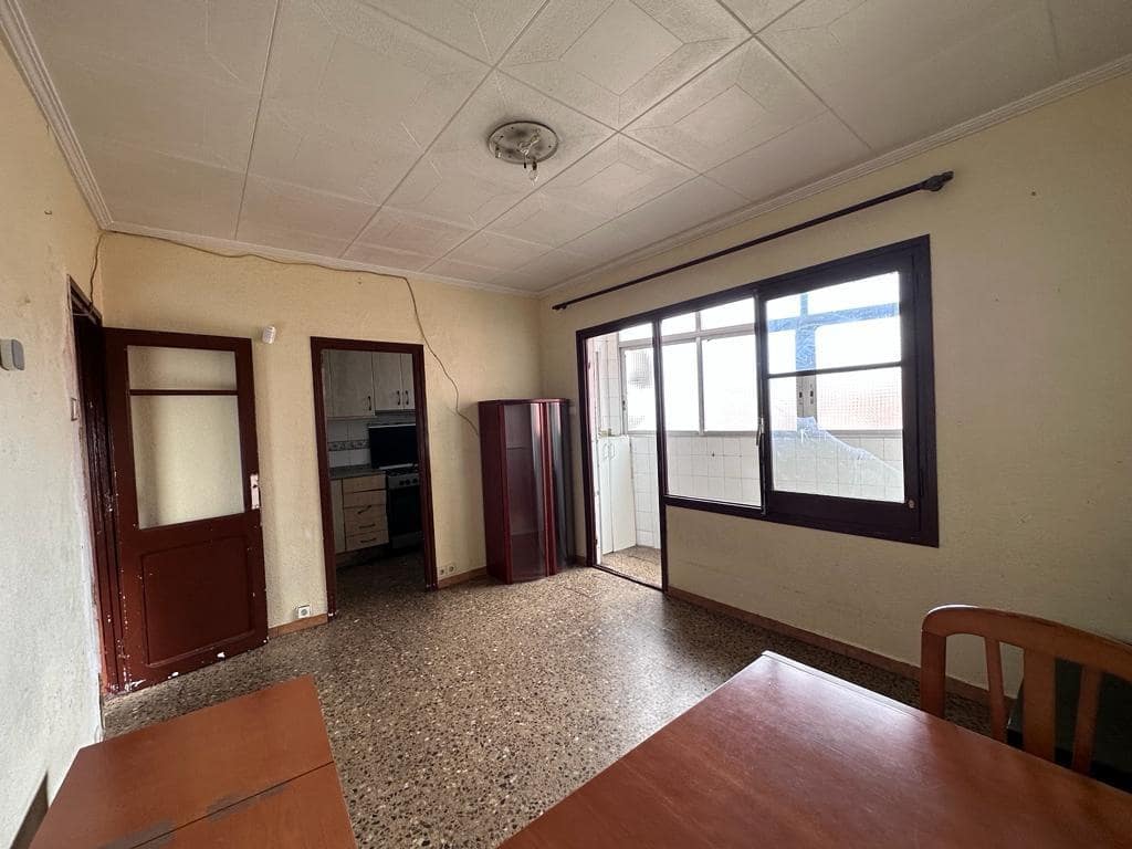 3 soverom Leilighet til salgs i L'Hospitalet de Llobregat - € 125 000 (Ref: 9908427)