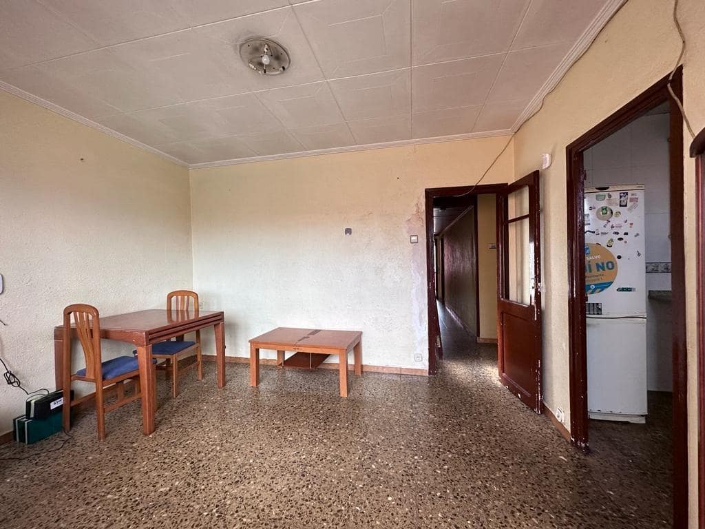 3 soverom Leilighet til salgs i L'Hospitalet de Llobregat - € 125 000 (Ref: 9908427)