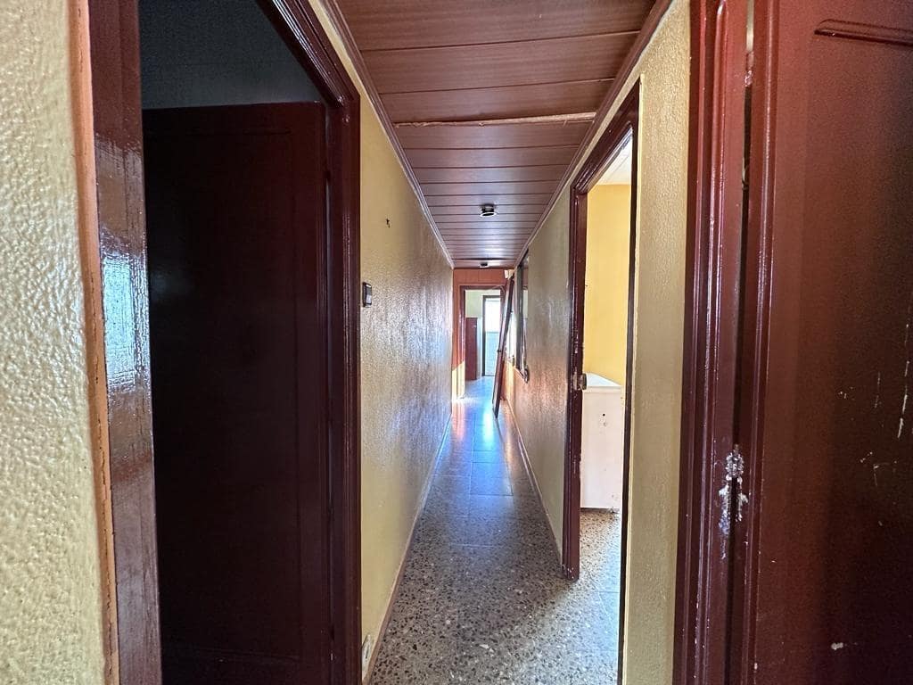 3 soverom Leilighet til salgs i L'Hospitalet de Llobregat - € 125 000 (Ref: 9908427)