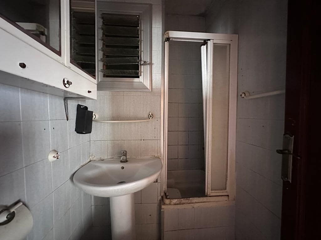 3 soverom Leilighet til salgs i L'Hospitalet de Llobregat - € 125 000 (Ref: 9908427)
