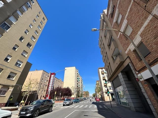 3 soveværelse Lejlighed til salg i Sabadell - € 89.000 (Ref: 9908428)
