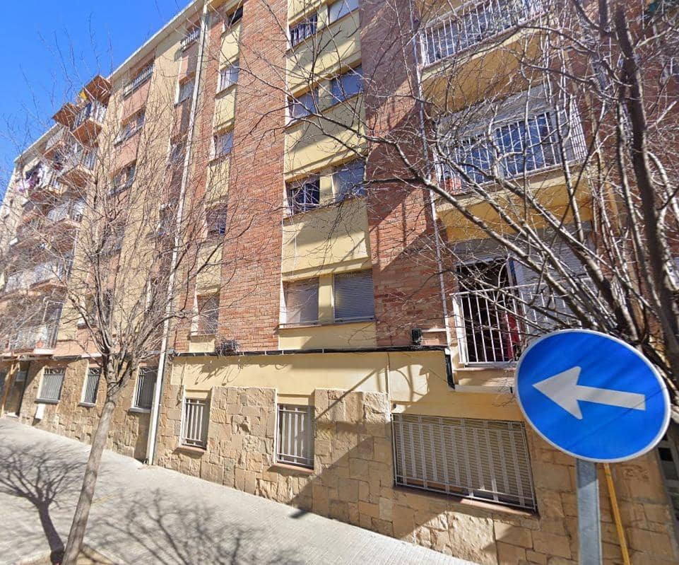 4 Zimmer Wohnung zu verkaufen in Terrassa - 100.000 € (Ref: 9908435)