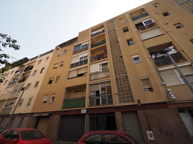 3 slaapkamer Flat te koop in Montcada i Reixac - € 73.500 (Ref: 9908436)