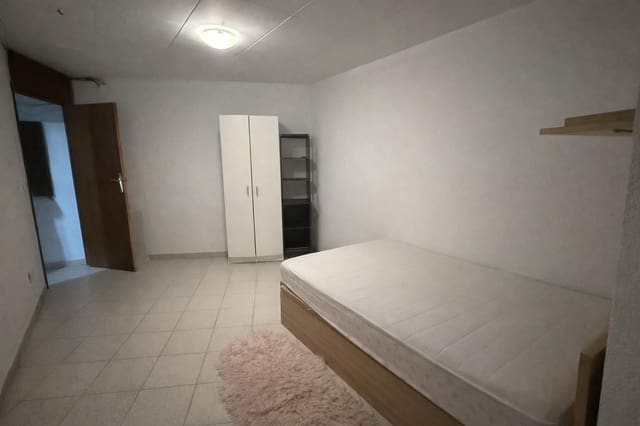 2 quarto Apartamento para venda em L'Hospitalet de Llobregat - 90 000 € (Ref: 9908437)