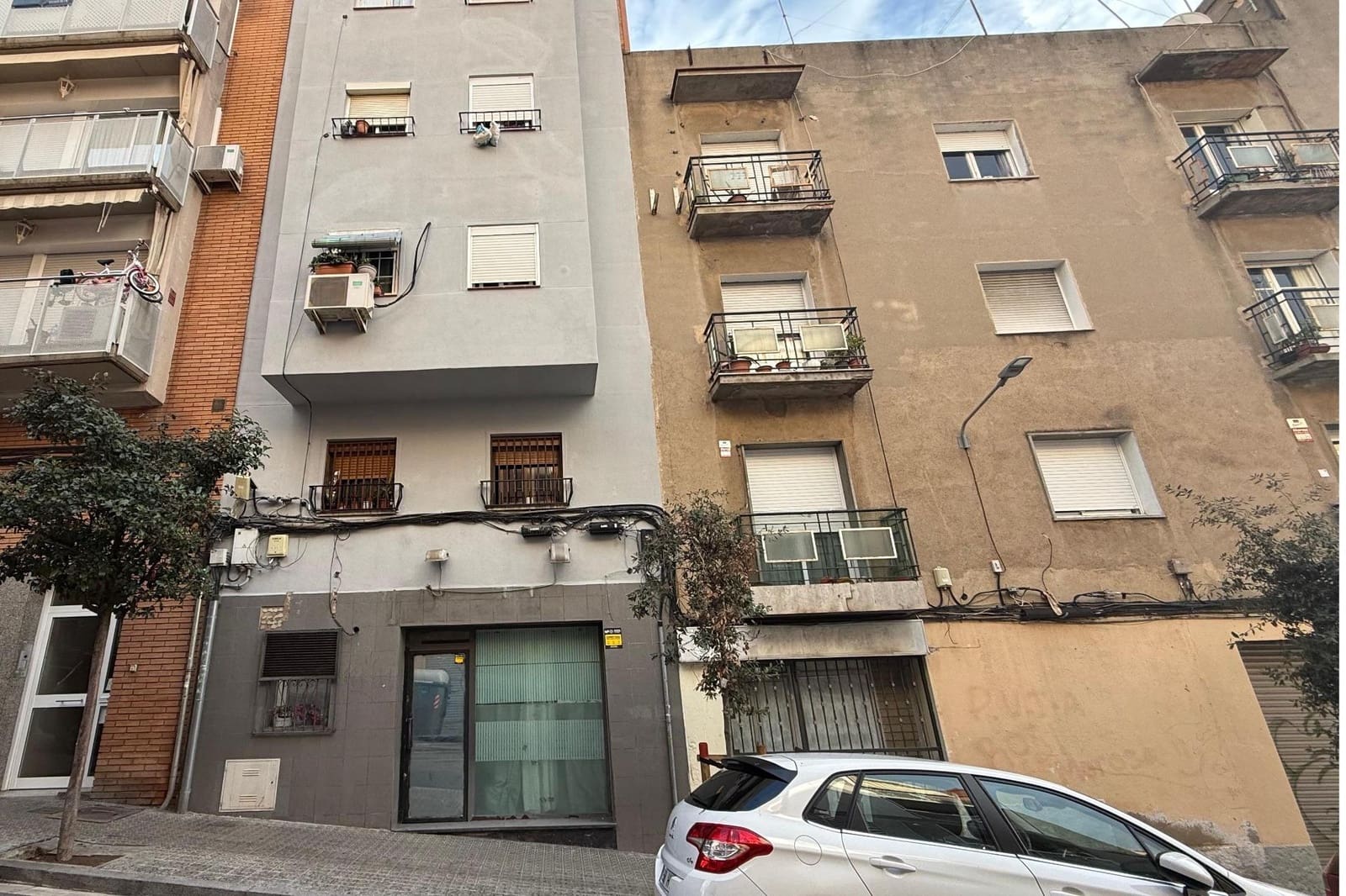 2 quarto Apartamento para venda em L'Hospitalet de Llobregat - 90 000 € (Ref: 9908437)